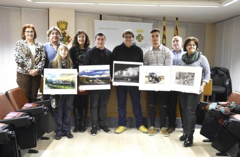 Els guanyadors del Premi amb les fotografies premiades al CCSegrià